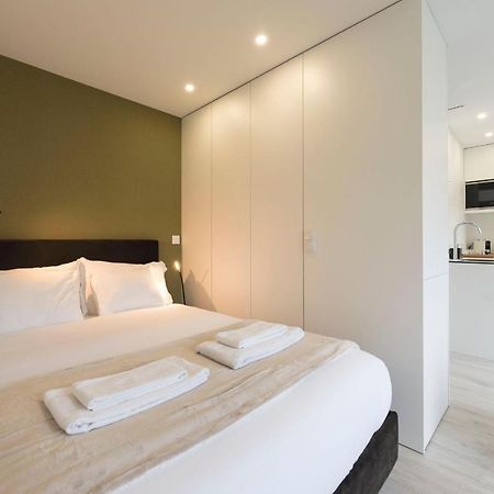 Lovelystay - Modern Loft With Gym & Free Parking Minutes Away From Cbd Porto Eksteriør billede