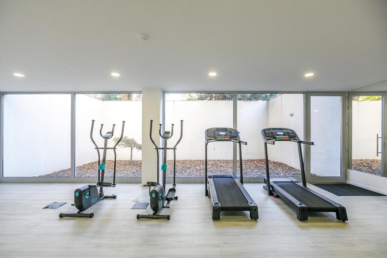 Lovelystay - Modern Loft With Gym & Free Parking Minutes Away From Cbd Porto Eksteriør billede