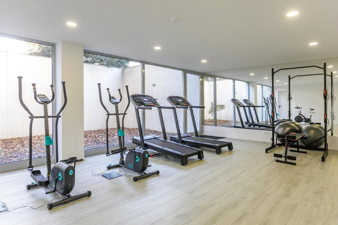 Lovelystay - Modern Loft With Gym & Free Parking Minutes Away From Cbd Porto Eksteriør billede