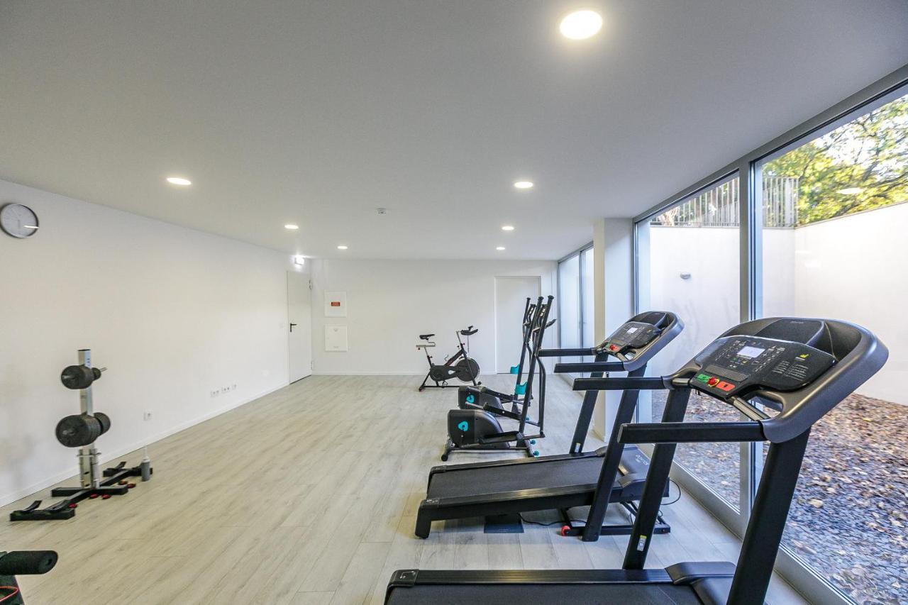Lovelystay - Modern Loft With Gym & Free Parking Minutes Away From Cbd Porto Eksteriør billede