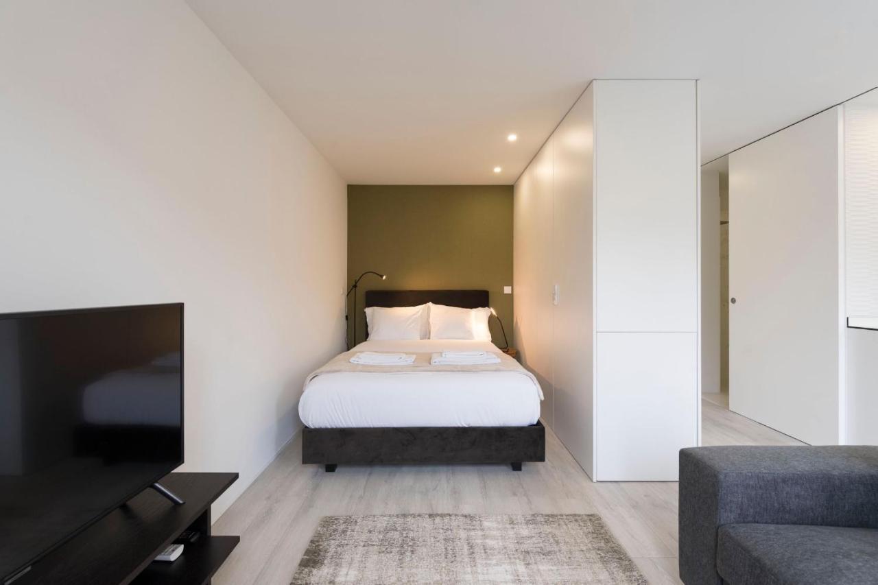 Lovelystay - Modern Loft With Gym & Free Parking Minutes Away From Cbd Porto Eksteriør billede