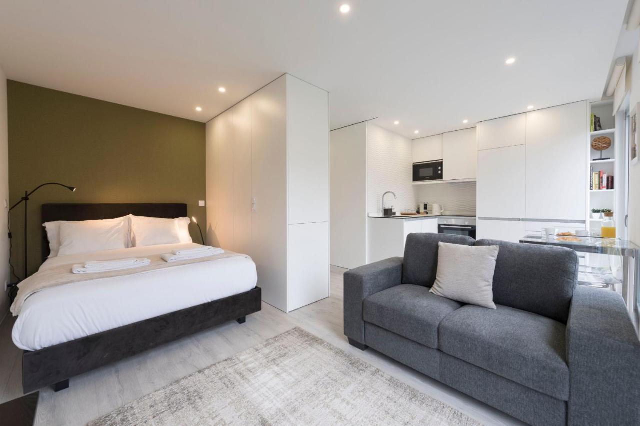 Lovelystay - Modern Loft With Gym & Free Parking Minutes Away From Cbd Porto Eksteriør billede