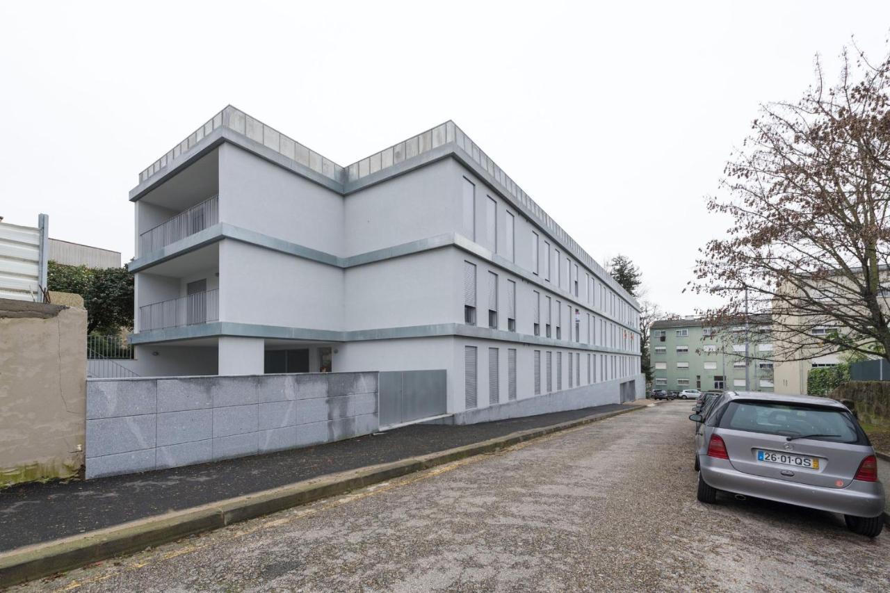 Lovelystay - Modern Loft With Gym & Free Parking Minutes Away From Cbd Porto Eksteriør billede