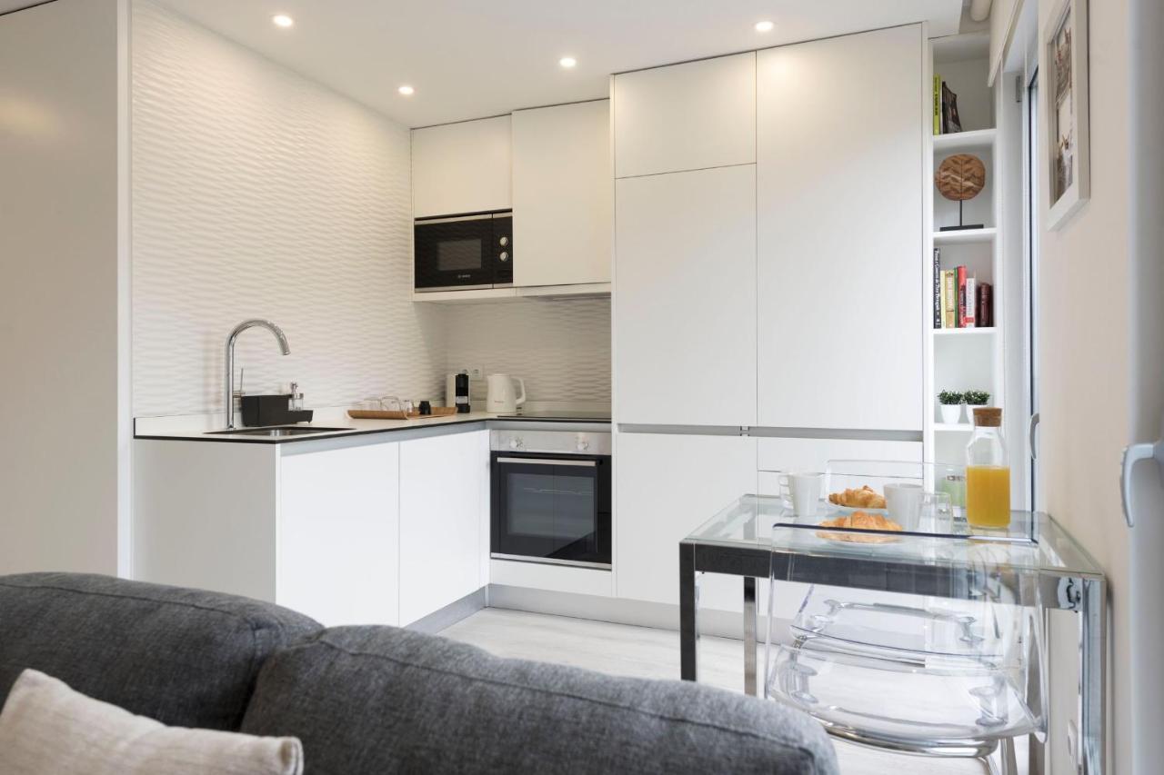 Lovelystay - Modern Loft With Gym & Free Parking Minutes Away From Cbd Porto Eksteriør billede