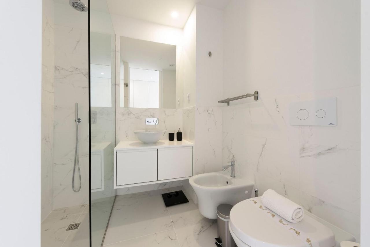 Lovelystay - Modern Loft With Gym & Free Parking Minutes Away From Cbd Porto Eksteriør billede