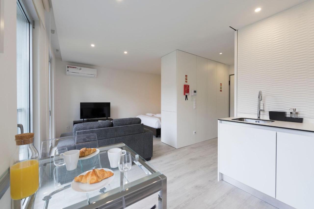 Lovelystay - Modern Loft With Gym & Free Parking Minutes Away From Cbd Porto Eksteriør billede