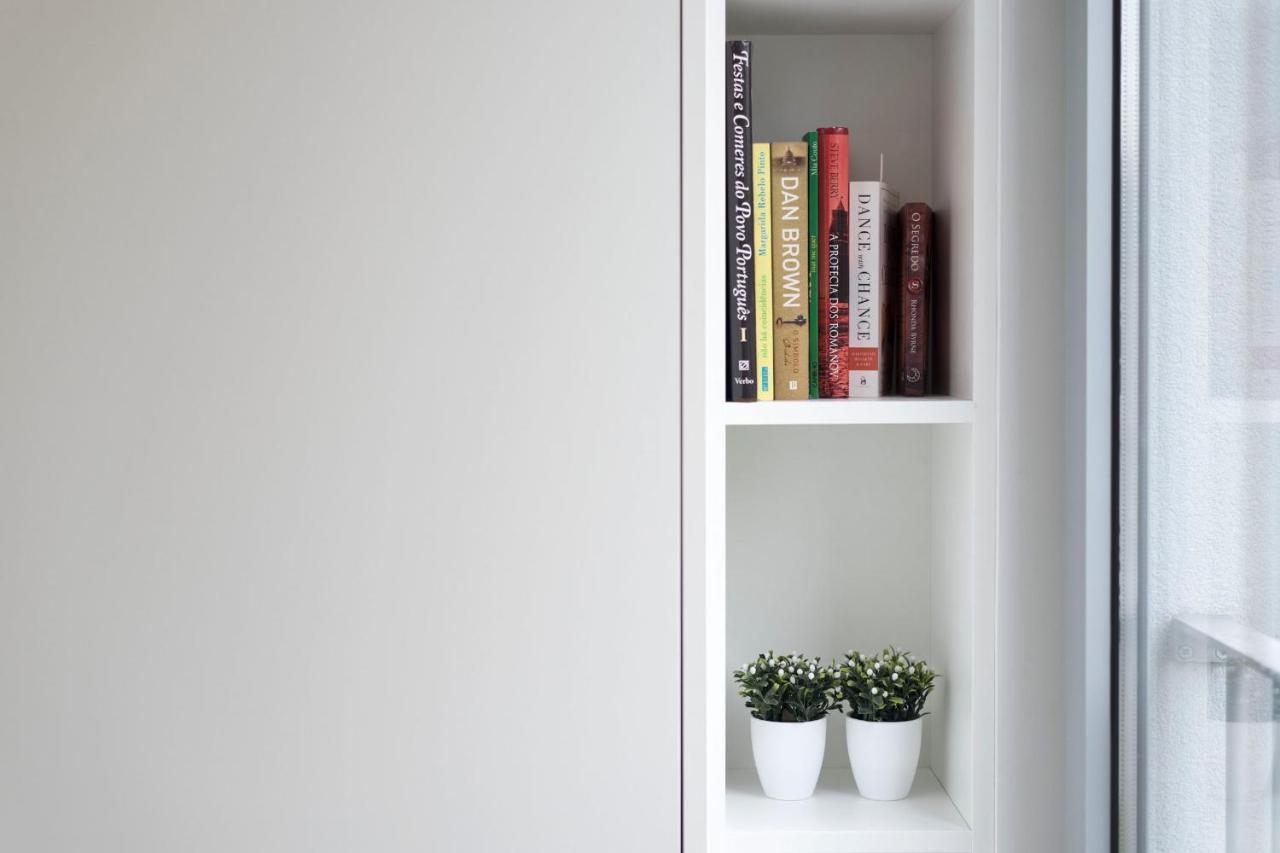 Lovelystay - Modern Loft With Gym & Free Parking Minutes Away From Cbd Porto Eksteriør billede